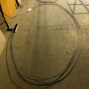 Tiges métalliques formées en ellipse pour la base d’un luminaire