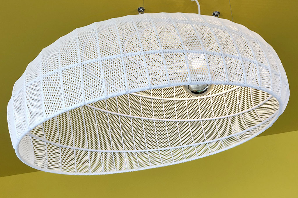 carcasse d'abat jour blanche habillée ovale